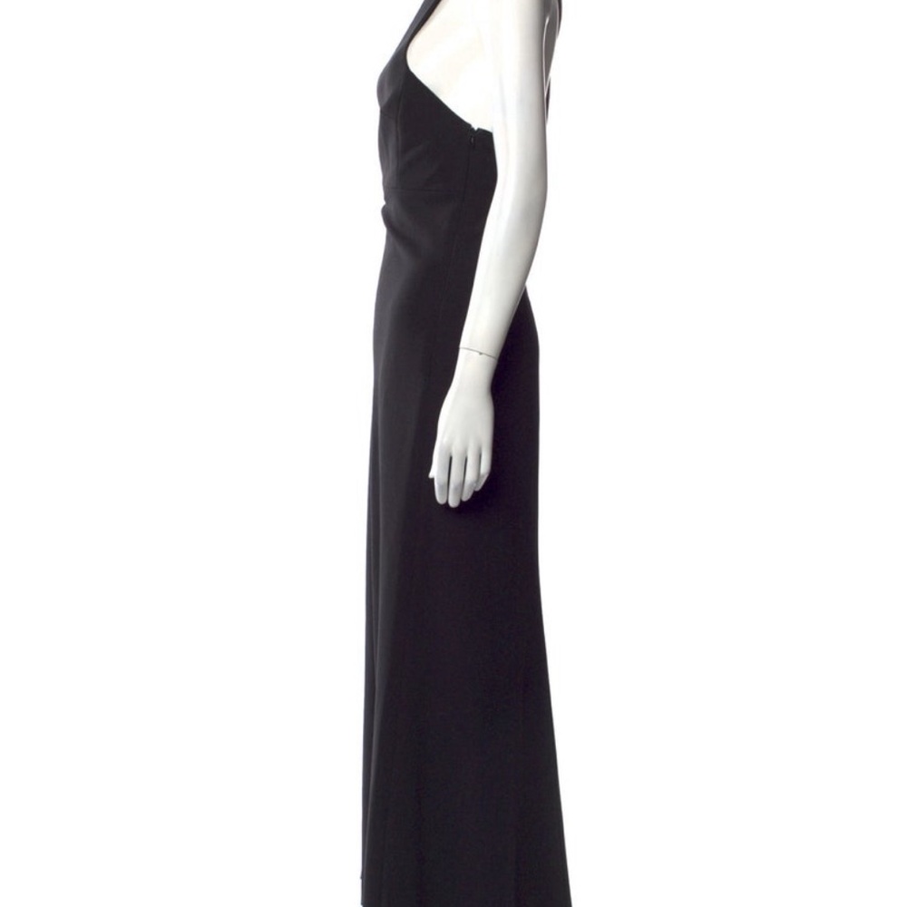 VERA WANG: Elegant Black Evening Dress - Picture 5 of 11